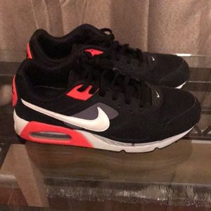 Men’s Nike sneakers